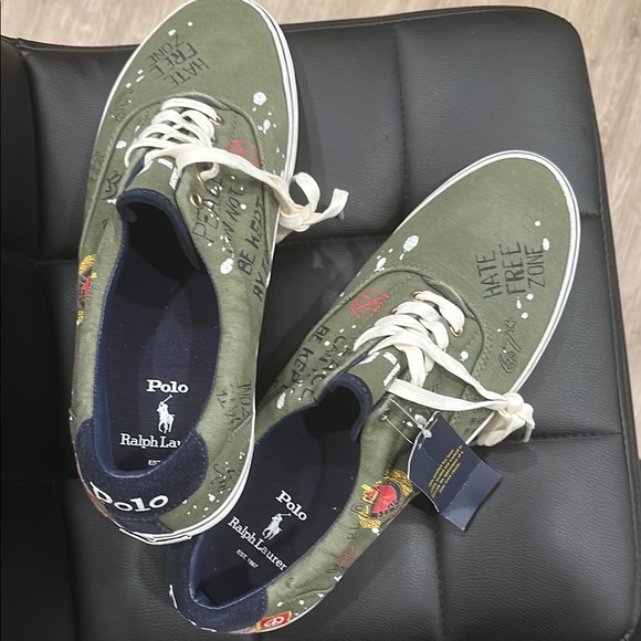 Men's Polo Ralph Lauren Canvas Sneakers - Picture 4 of 8